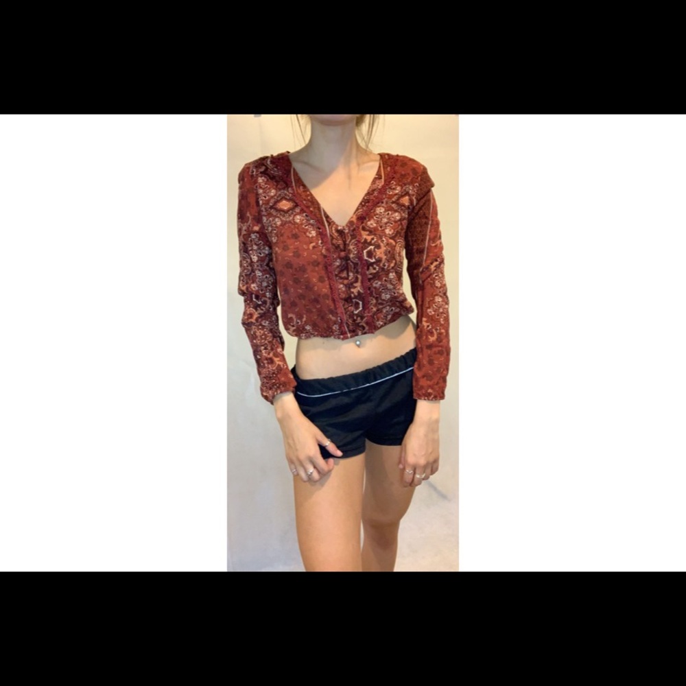 Long sleeve crop top